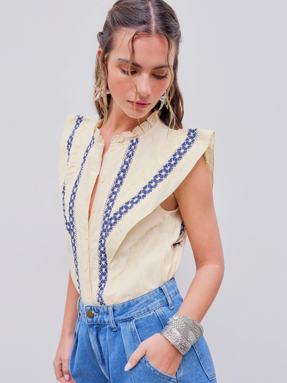 Cider Cotton Stand Collar Crochet Contrasting Binding Short Sleeve Blouse - Picture 4 of 12
